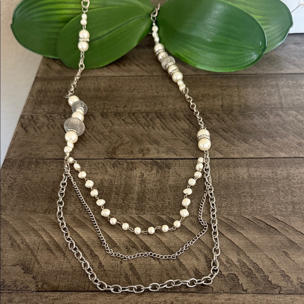 Pullover No Clasp Silver Tone Beaded Necklace